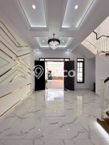 For Sale Rumah 5 Kamar Lokasi Strategis Bagus dan Strategis di Jagakarsa For Sale Rumah 5 Kamar Lokasi Strategis Bagus dan Strategis di Jagakarsa