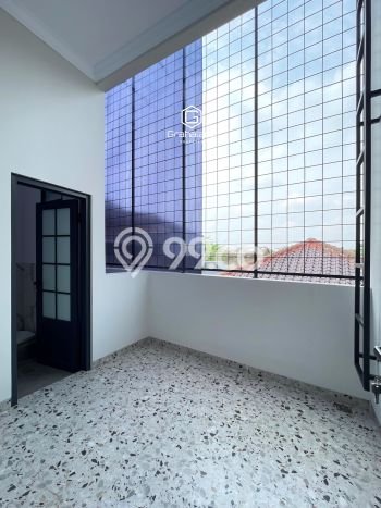 Rumah Modern Cantik 4 Kamar Siap Huni di Jagakarsa Rumah Modern Cantik 4 Kamar Siap Huni di Jagakarsa