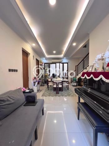 Hunian Elit LB 160m2 Siap Huni Desain Elegan di Cilangkap, Jakarta Timur Hunian Elit LB 160m2 Siap Huni Desain Elegan di Cilangkap, Jakarta Timur