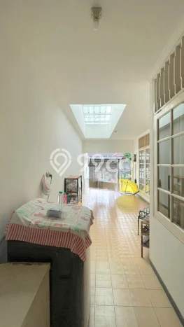 Rumah Elit Modern Tanpa Renovasi di Rempoa Tangerang Selatan Rumah Elit Modern Tanpa Renovasi di Rempoa Tangerang Selatan