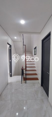 Rumah Luxury Modern Siap Huni di Bintaro Tangerang Selatan Rumah Luxury Modern Siap Huni di Bintaro Tangerang Selatan