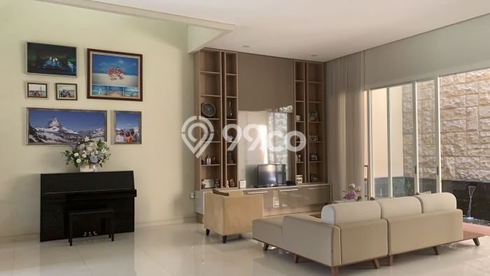 Ready to Use! Luxury House LT 250m2 Desain Elegan di Surabaya Kota Ready to Use! Luxury House LT 250m2 Desain Elegan di Surabaya Kota