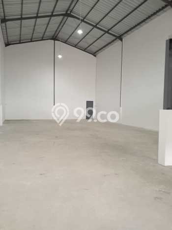 Unit Gudang Disewa Lokasi Cengkareng, Jakarta Barat Spesifikasi Luas Bangunan 200m2 Unit Gudang Disewa Lokasi Cengkareng, Jakarta Barat Spesifikasi Luas Bangunan 200m2