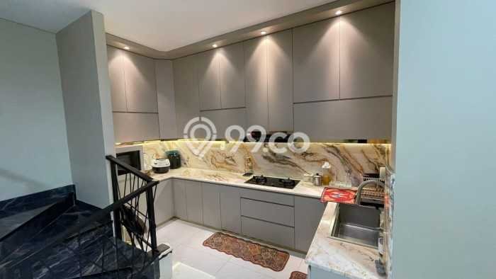Ready to Use! Luxury House LT 206m2 Desain Elegan di Permata Hijau Ready to Use! Luxury House LT 206m2 Desain Elegan di Permata Hijau