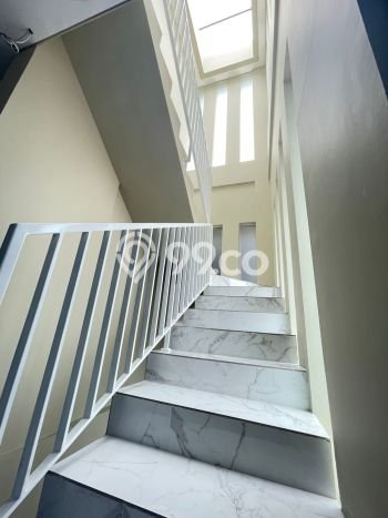 Rumah Elit Modern Siap Huni di Pulomas Jakarta Timur Rumah Elit Modern Siap Huni di Pulomas Jakarta Timur