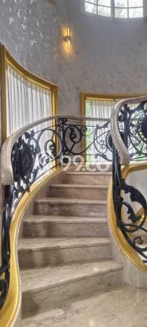 Rumah Elit Modern Tanpa Renovasi di Legenda Wisata Jakarta Timur Rumah Elit Modern Tanpa Renovasi di Legenda Wisata Jakarta Timur