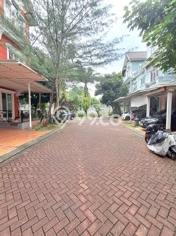 Rumah Luxury Modern Tanpa Renovasi di Gading Serpong Tangerang Rumah Luxury Modern Tanpa Renovasi di Gading Serpong Tangerang