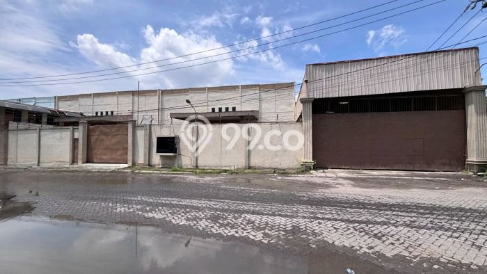 Untuk Dijual! Gudang di Margomulyo Surabaya LT 6690m2 / LB 5040m2 Kawasan Strategis Untuk Dijual! Gudang di Margomulyo Surabaya LT 6690m2 / LB 5040m2 Kawasan Strategis