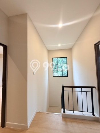Rumah Mewah LB 146m2 Siap Huni Desain Elegan di Legenda Wisata, Jakarta Timur Rumah Mewah LB 146m2 Siap Huni Desain Elegan di Legenda Wisata, Jakarta Timur