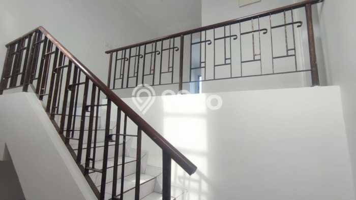 Rumah Minimalis 3 KT LT 133m2 di Legenda Wisata Rumah Minimalis 3 KT LT 133m2 di Legenda Wisata