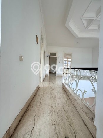Hunian Mewah LB 250m2 Siap Huni Desain Elegan di Legenda Wisata, Bogor Hunian Mewah LB 250m2 Siap Huni Desain Elegan di Legenda Wisata, Bogor