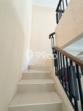 Jual Rumah Luas Elegan Dengan View Eksklusif di Kota Wisata, Jakarta Timur Jual Rumah Luas Elegan Dengan View Eksklusif di Kota Wisata, Jakarta Timur