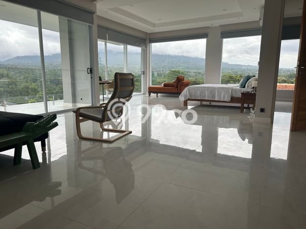 Dijual Rumah Luas Elegan Dengan View Eksklusif di Rancamaya, Bogor Dijual Rumah Luas Elegan Dengan View Eksklusif di Rancamaya, Bogor