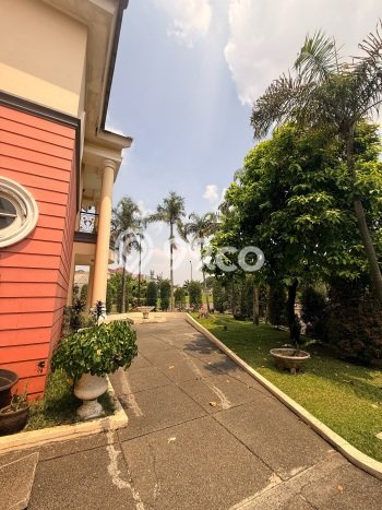 Rumah Elit Modern Tanpa Renovasi di Kota Wisata Jakarta Timur Rumah Elit Modern Tanpa Renovasi di Kota Wisata Jakarta Timur