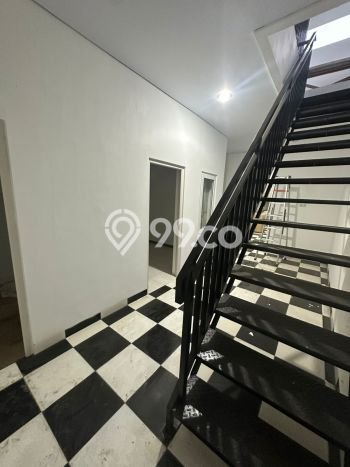 Rumah Mewah LB 300m2 Siap Huni Desain Elegan di Kota Wisata, Bogor Rumah Mewah LB 300m2 Siap Huni Desain Elegan di Kota Wisata, Bogor