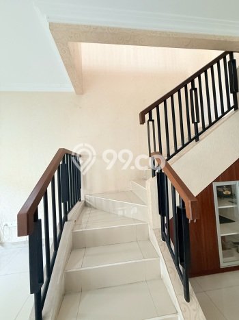 Jual Rumah Luas Elegan Dengan View Eksklusif di Kota Wisata, Jakarta Timur Jual Rumah Luas Elegan Dengan View Eksklusif di Kota Wisata, Jakarta Timur