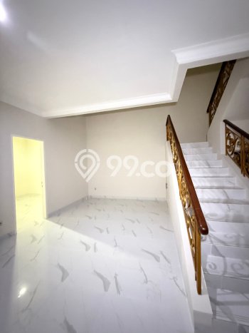 Rumah Luxury Modern Tanpa Renovasi di Kota Wisata Bogor Rumah Luxury Modern Tanpa Renovasi di Kota Wisata Bogor