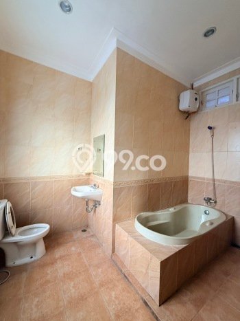Rumah Modern 4 KT di Kota Wisata Bogor Unfurnished Rumah Modern 4 KT di Kota Wisata Bogor Unfurnished