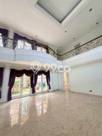 Rumah Elit Modern Tanpa Renovasi di Kota Wisata Jakarta Timur Rumah Elit Modern Tanpa Renovasi di Kota Wisata Jakarta Timur