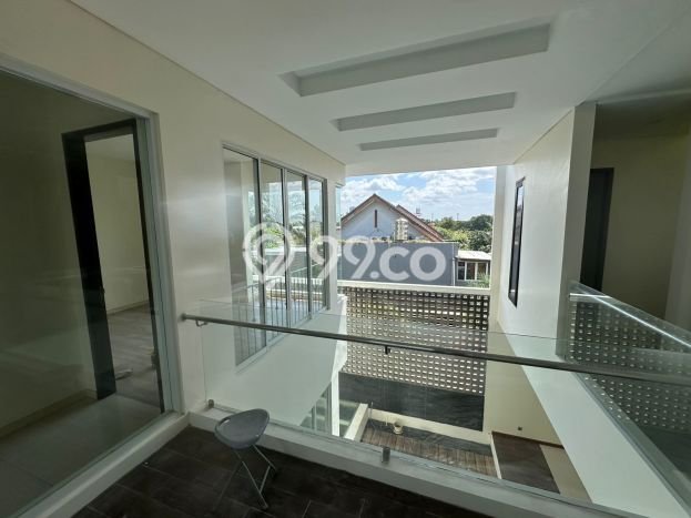 Ready to Use! Luxury House LT 180m2 Desain Modern di Bintaro Ready to Use! Luxury House LT 180m2 Desain Modern di Bintaro