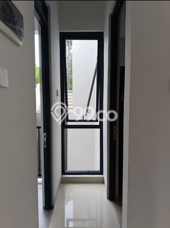 Rumah Minimalis 4 KT LT 72m2 di BSD Nusaloka Rumah Minimalis 4 KT LT 72m2 di BSD Nusaloka