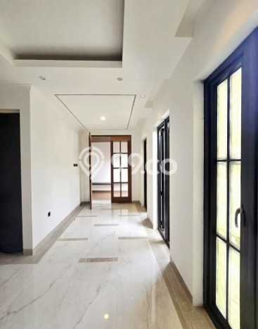 Hunian Elit LB 250m2 Siap Pakai Desain Elegan di Sektor 9-Bintaro, Tangerang Selatan Hunian Elit LB 250m2 Siap Pakai Desain Elegan di Sektor 9-Bintaro, Tangerang Selatan