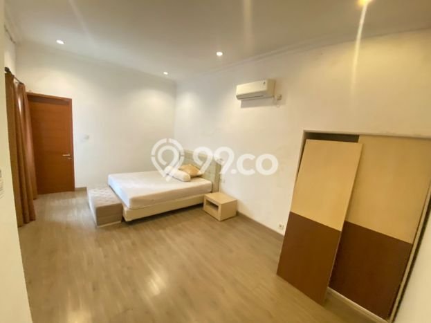 Rumah Mewah LB 350m2 Siap Pakai Desain Elegan di Bintaro, Tangerang Selatan Rumah Mewah LB 350m2 Siap Pakai Desain Elegan di Bintaro, Tangerang Selatan