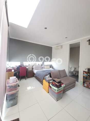 Dijual Rumah Luas Megah Dengan View Eksklusif di Bintaro, Tangerang Selatan Dijual Rumah Luas Megah Dengan View Eksklusif di Bintaro, Tangerang Selatan