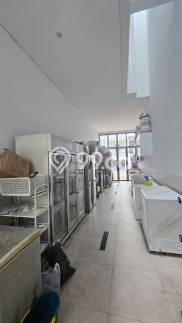 Hunian Elit LB 676m2 Siap Pakai Desain Elegan di Alam Sutera, Tangerang Hunian Elit LB 676m2 Siap Pakai Desain Elegan di Alam Sutera, Tangerang