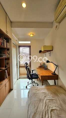 For Sale Hunian Rumah Terawat 4 KT di Bintaro, Tangerang Selatan For Sale Hunian Rumah Terawat 4 KT di Bintaro, Tangerang Selatan