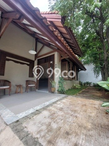 Ready to Use! Premium House LT 380m2 Desain Elegan di Cipete Ready to Use! Premium House LT 380m2 Desain Elegan di Cipete