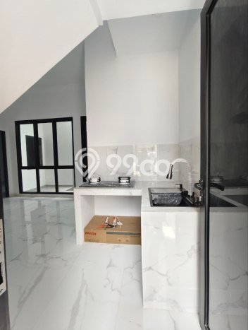 Rumah Strategis Minimalis Lb 120m2 di Makasar, Jakarta Timur Rumah Strategis Minimalis Lb 120m2 di Makasar, Jakarta Timur