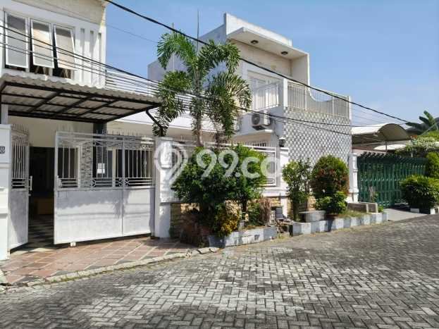 Ready to Use! Luxury House LT 300m2 Desain Modern di Manyar Ready to Use! Luxury House LT 300m2 Desain Modern di Manyar