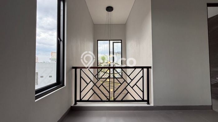 Siap Huni Rumah Mewah 5 Kamar di Pasar Rebo Dekat ke Mana Saja Siap Huni Rumah Mewah 5 Kamar di Pasar Rebo Dekat ke Mana Saja