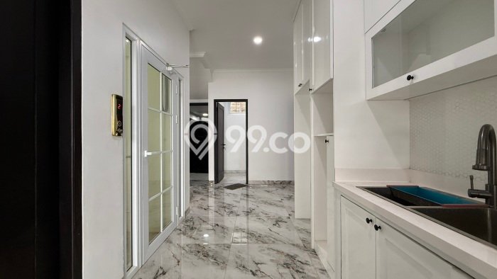 Rumah Luxury Modern Tanpa Renovasi di Pejaten Jakarta Selatan Rumah Luxury Modern Tanpa Renovasi di Pejaten Jakarta Selatan