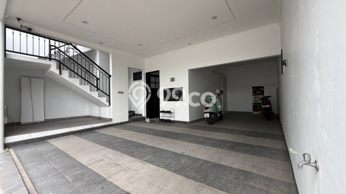 Rumah Luxury Modern Tanpa Renovasi di Pejaten Jakarta Selatan Rumah Luxury Modern Tanpa Renovasi di Pejaten Jakarta Selatan