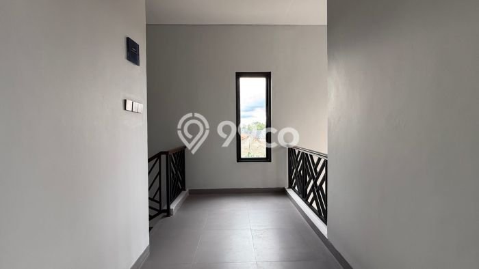 Siap Huni Rumah Mewah 5 Kamar di Pasar Rebo Dekat ke Mana Saja Siap Huni Rumah Mewah 5 Kamar di Pasar Rebo Dekat ke Mana Saja