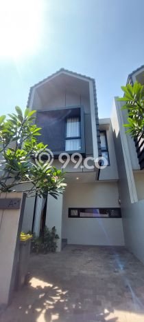Dijual Cepat Rumah Favorit Siap Huni LB 102m2 di BSD, Tangerang Selatan Dijual Cepat Rumah Favorit Siap Huni LB 102m2 di BSD, Tangerang Selatan