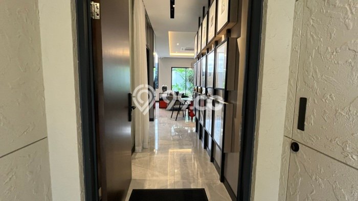 For Sale! Premium House LT 176m2 Desain Elegan di Cibubur For Sale! Premium House LT 176m2 Desain Elegan di Cibubur