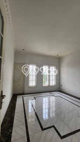 Jual Rumah Luas Megah Dengan View Eksklusif di Citra Grand, Jakarta Timur Jual Rumah Luas Megah Dengan View Eksklusif di Citra Grand, Jakarta Timur