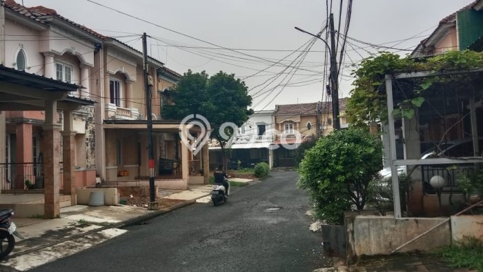 Rumah Modern 2 KT di Raffles Hills Jakarta Timur Rumah Modern 2 KT di Raffles Hills Jakarta Timur