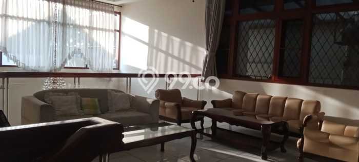 Rumah Eksklusif Dijual LT 300m2 di Ciracas, Jakarta Timur Rumah Eksklusif Dijual LT 300m2 di Ciracas, Jakarta Timur