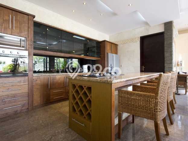 Vila Kawasan , Luas 1700m2m², Akses ke Fasilitas Umum Vila Kawasan , Luas 1700m2m², Akses ke Fasilitas Umum