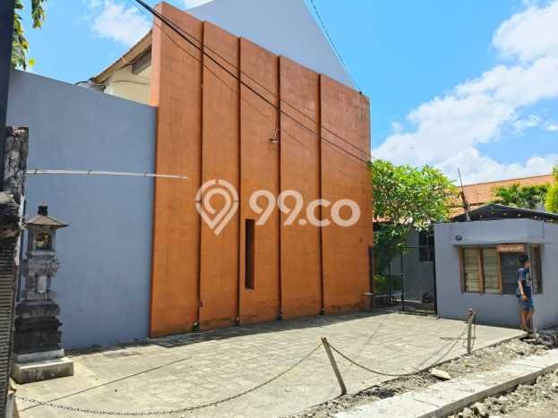 Lokasi Ideal! Vila Kawasan , Area 450m2m², Kondisi Terbaik Lokasi Ideal! Vila Kawasan , Area 450m2m², Kondisi Terbaik