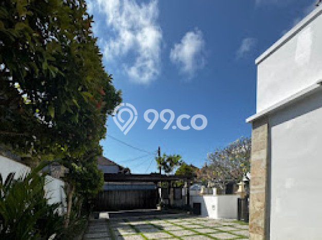 Vila Kawasan , Area 553m2m², Lokasi Premium Vila Kawasan , Area 553m2m², Lokasi Premium