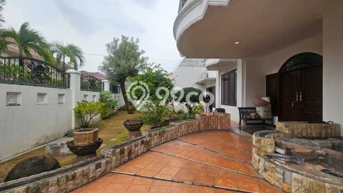 Dijual Rumah Premium dengan Fasilitas Sekitar Lengkap di Sukolilo, Surabaya Dijual Rumah Premium dengan Fasilitas Sekitar Lengkap di Sukolilo, Surabaya
