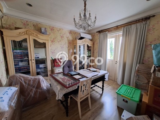 Dijual Rumah Mewah Megah Dengan View Eksklusif di Jemursari, Surabaya Dijual Rumah Mewah Megah Dengan View Eksklusif di Jemursari, Surabaya