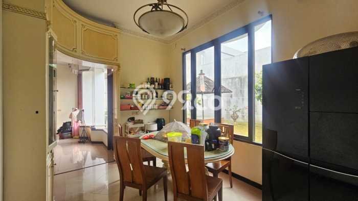 Dijual Rumah Premium dengan Fasilitas Sekitar Lengkap di Sukolilo, Surabaya Dijual Rumah Premium dengan Fasilitas Sekitar Lengkap di Sukolilo, Surabaya