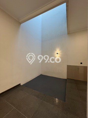 Dijual Rumah Premium dengan Fasilitas Sekitar Lengkap di Sukolilo, Surabaya Dijual Rumah Premium dengan Fasilitas Sekitar Lengkap di Sukolilo, Surabaya