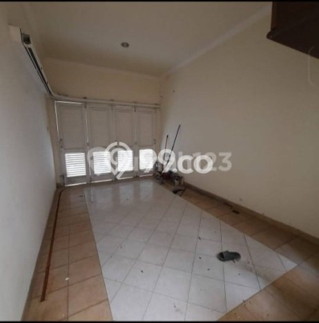 Siap Huni Hunian Elit 4 Kamar di Tenggilis Mejoyo Dekat ke Mana Pun Siap Huni Hunian Elit 4 Kamar di Tenggilis Mejoyo Dekat ke Mana Pun